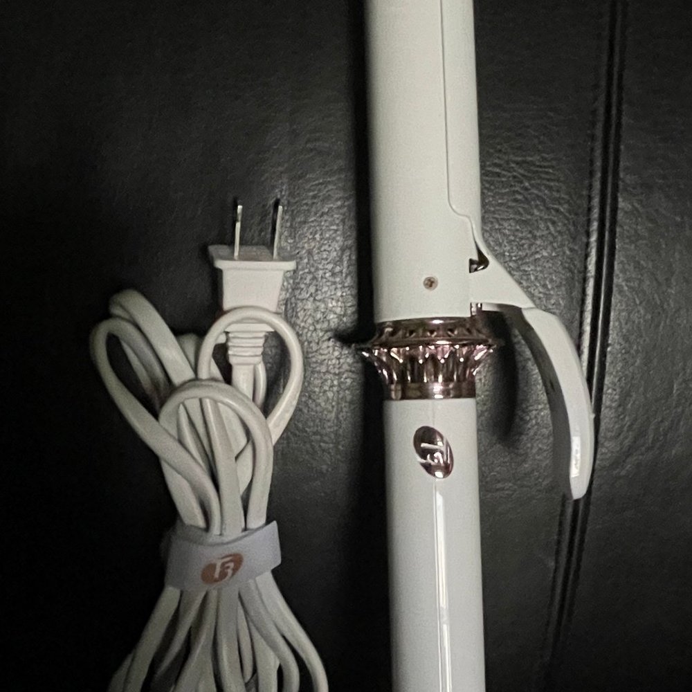 T3 SINGLEPASS TWIRL CURL 1.25" PROFESSIONAL CURLING IRON